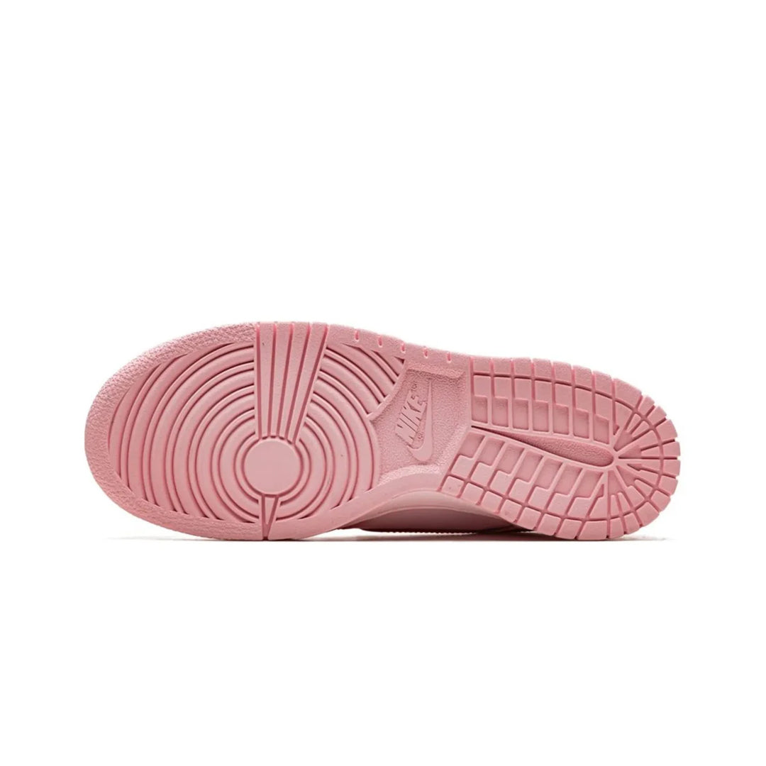 Nike Dunk Low Triple Pink