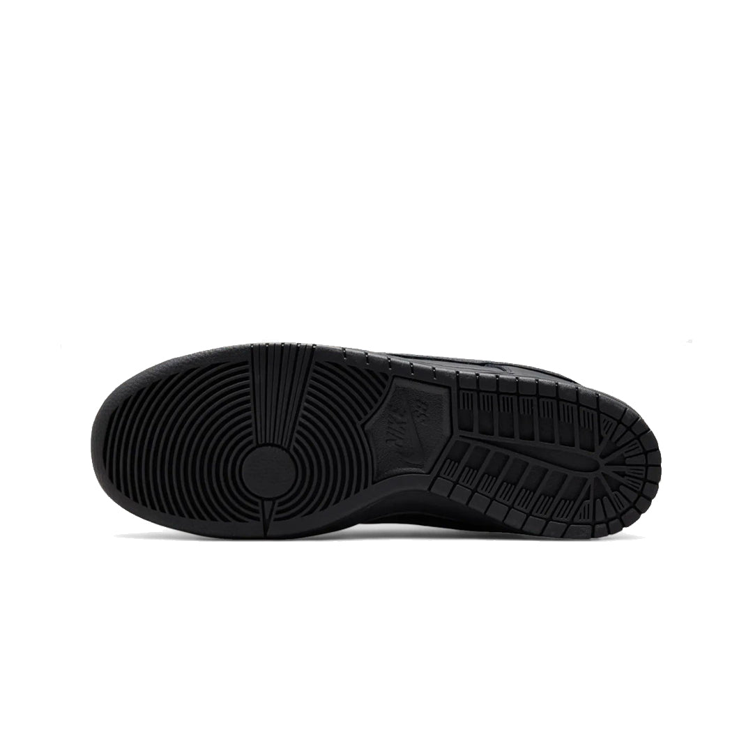 Nike SB Dunk Low Pro "Triple Black"