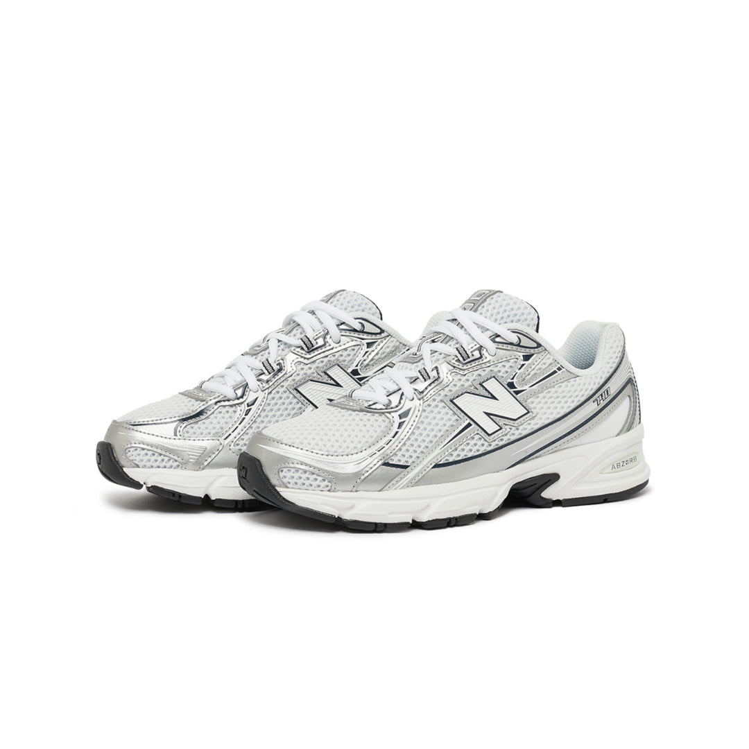 New Balance 740