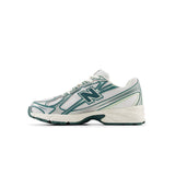 New Balance 740